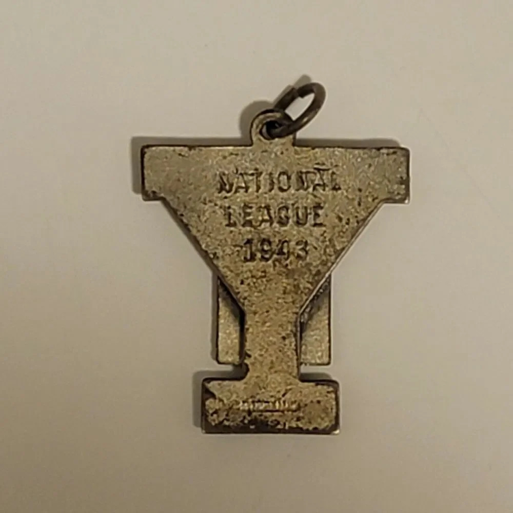 Vintage 1943 College of Idaho Yutes Basketball Badge Keychain Zipper Pull‎ Rare